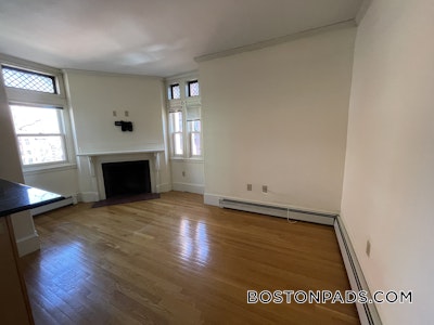 Fenway/kenmore Renovated 1 Bed Bed 1 bath available NOW on Commonwealth Ave in Boston! Boston - $3,400