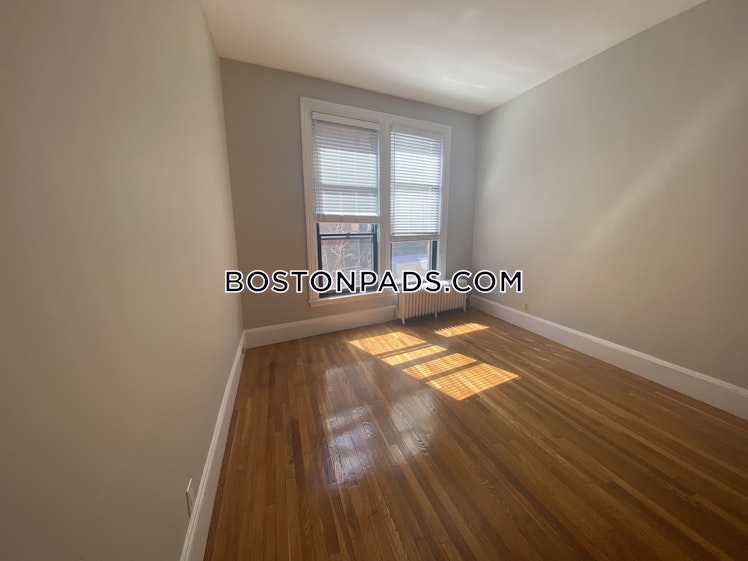 sewall Ave., Brookline