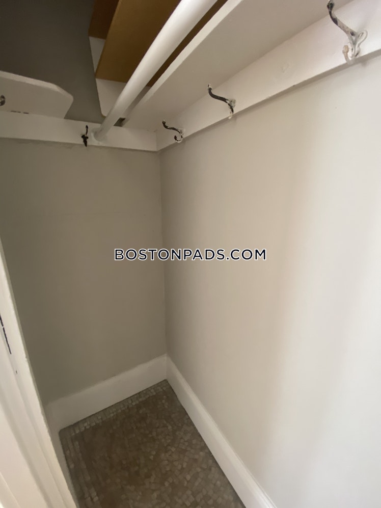 sewall Ave., Brookline