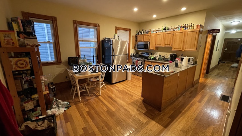 BOSTON - MISSION HILL - 4 Beds, 1 Bath - Image 2