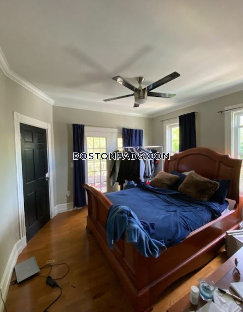 BOSTON - DORCHESTER/SOUTH BOSTON BORDER - 4 Beds, 2 Baths - Image 2