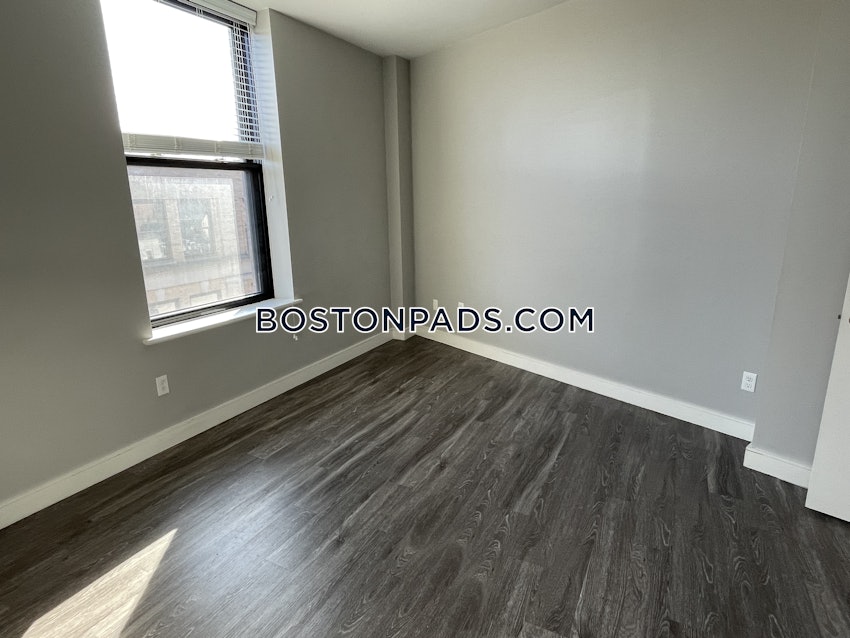 LYNN - 2 Beds, 2 Baths - Image 9