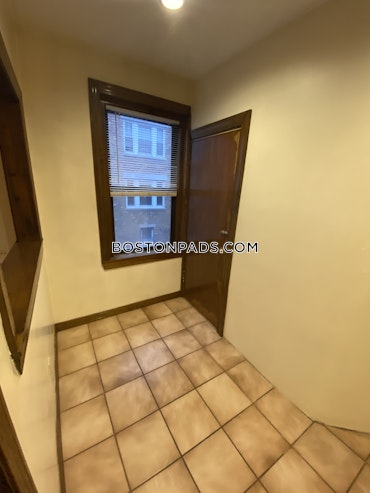 Boston - 2 Beds, 1 Baths