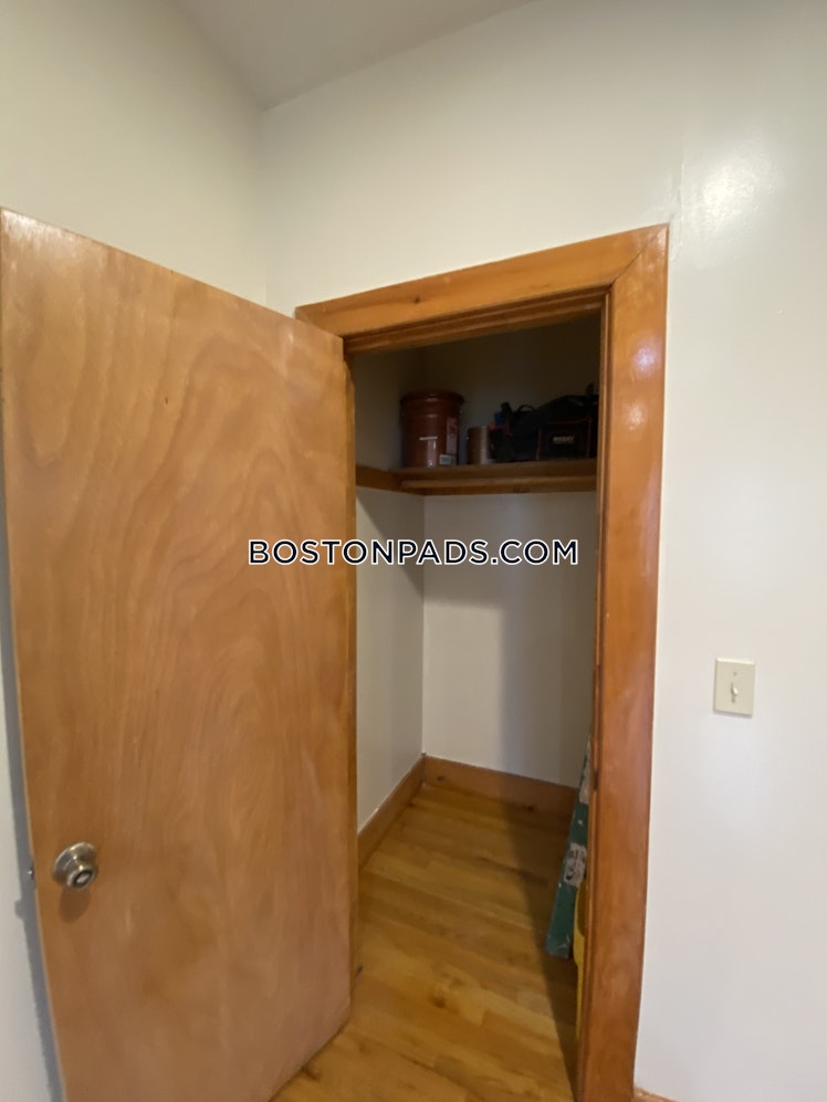 Westminster Ave., Boston