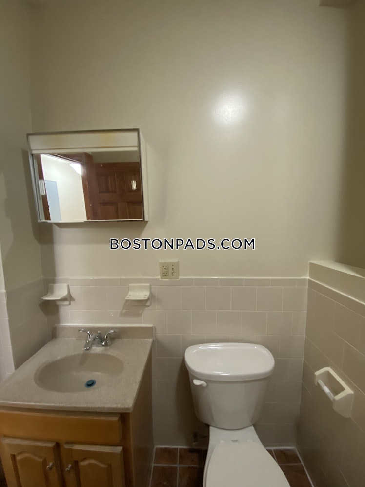 Westminster Ave., Boston