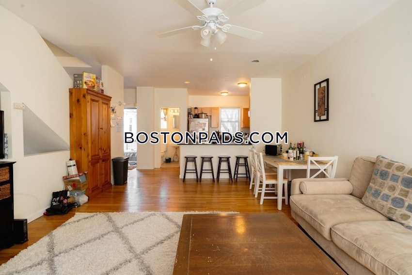 CAMBRIDGE - HARVARD SQUARE - 4 Beds, 2.5 Baths - Image 12