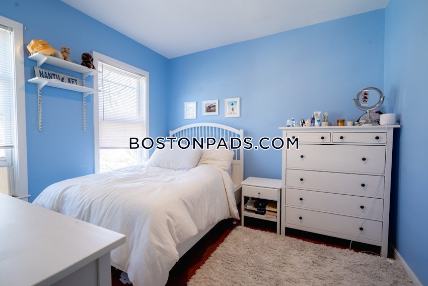 CAMBRIDGE - HARVARD SQUARE - 4 Beds, 2.5 Baths - Image 10