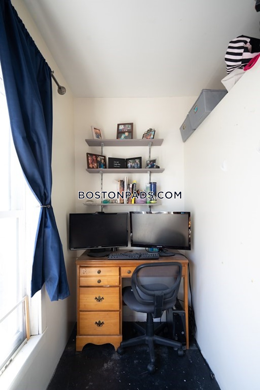 CAMBRIDGE - HARVARD SQUARE - 4 Beds, 2.5 Baths - Image 13