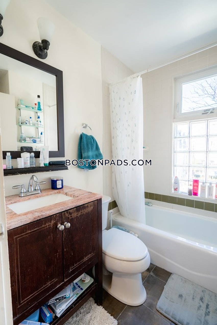 CAMBRIDGE - HARVARD SQUARE - 4 Beds, 2.5 Baths - Image 18