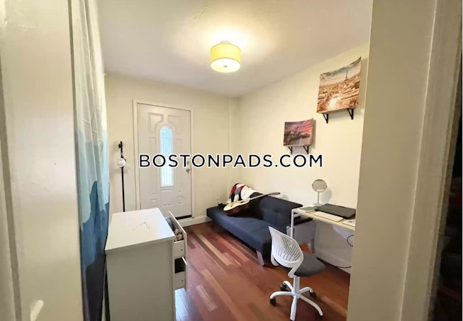 Boston - $4,800+ /mo
