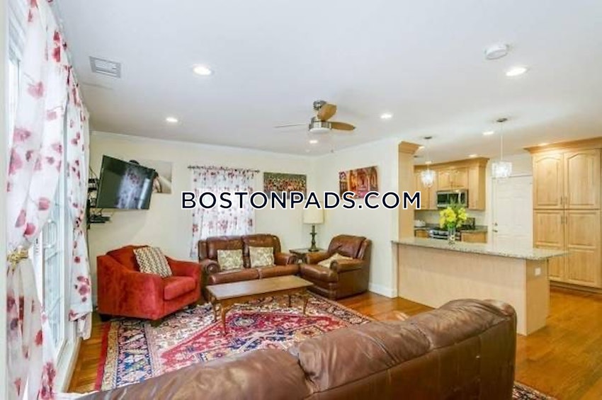 BROOKLINE - CHESTNUT HILL - 3 Beds, 1.5 Baths - Image 4