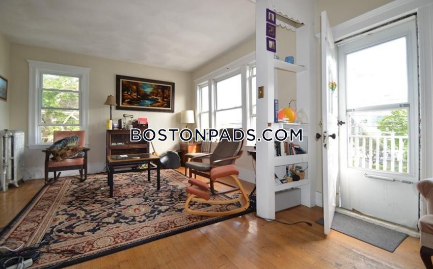 MEDFORD - TUFTS - 3 Beds, 2 Baths - Image 1