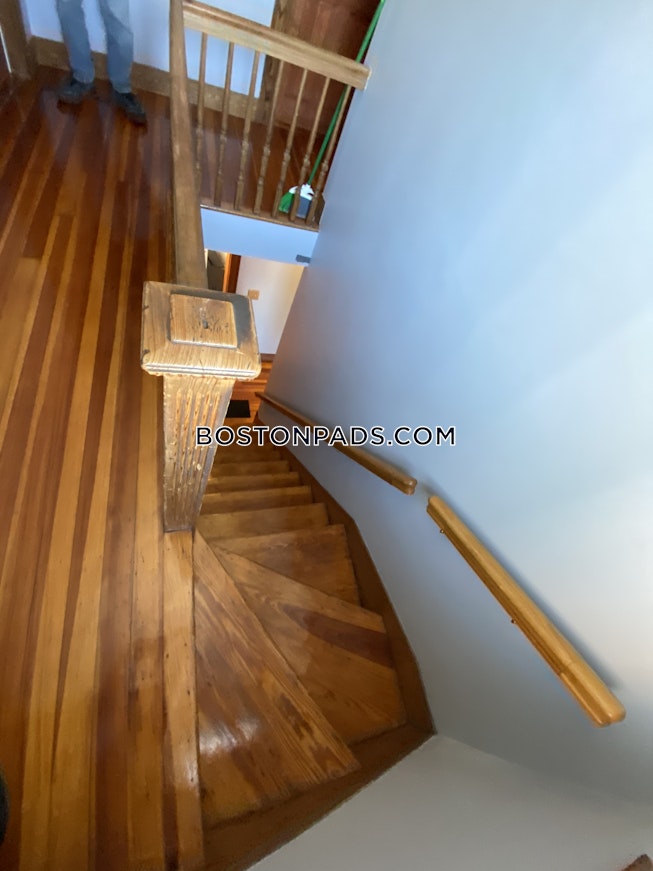 Somerville - $6,300+ /mo