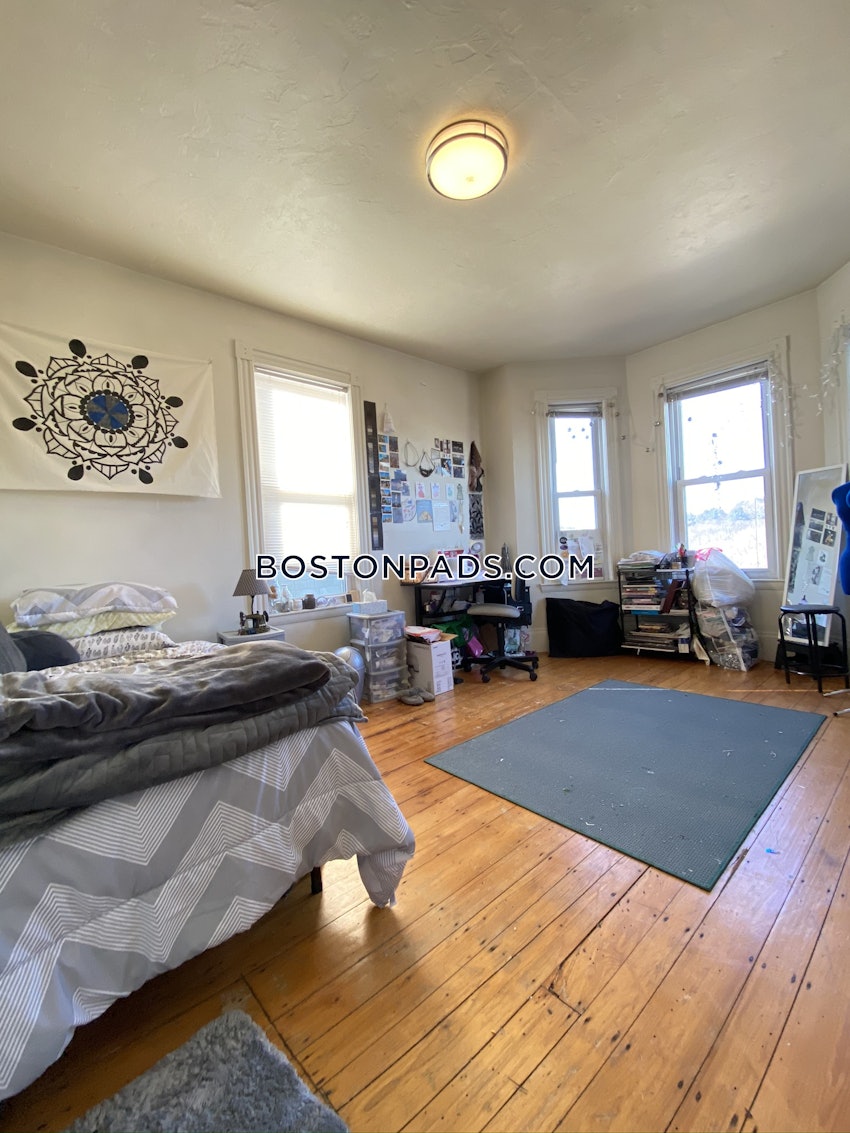 BOSTON - JAMAICA PLAIN - FOREST HILLS - 3 Beds, 1 Bath - Image 21