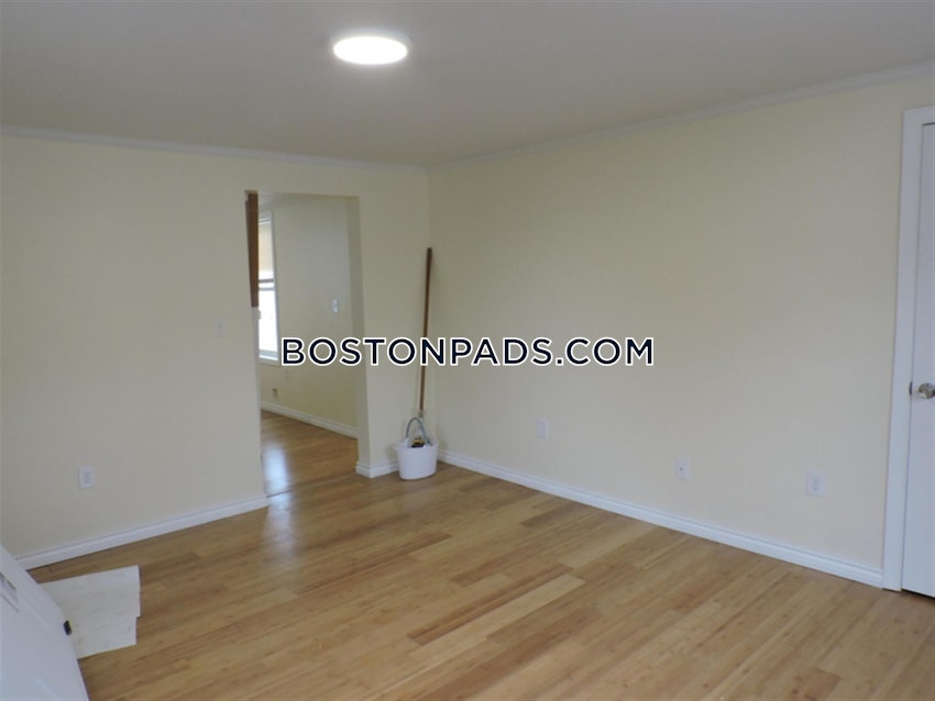 SOMERVILLE - UNION SQUARE - 4 Beds, 3 Baths - Image 3