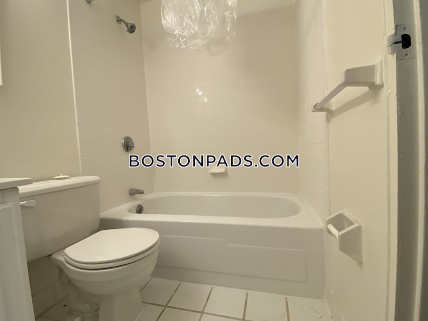 BROOKLINE- BOSTON UNIVERSITY - 2 Beds, 2 Baths - Image 45