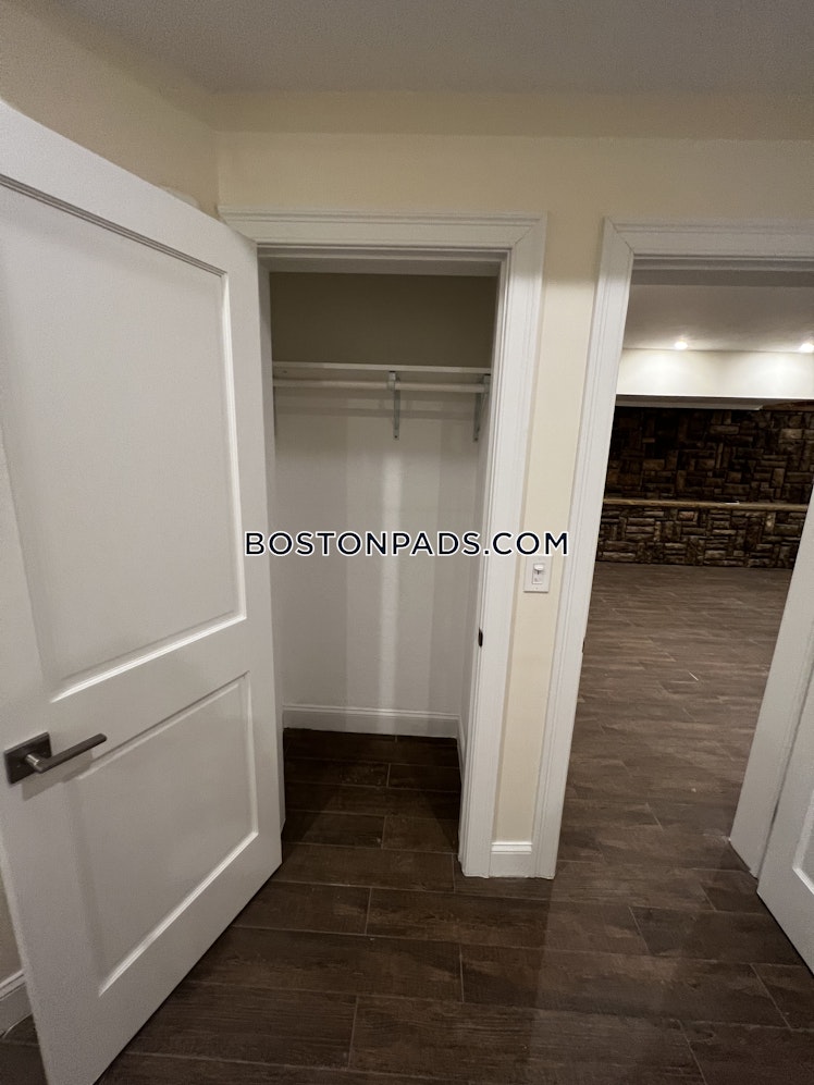 Beacon St, Brookline