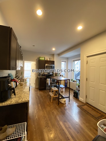 Boston - 4 Beds, 2 Baths