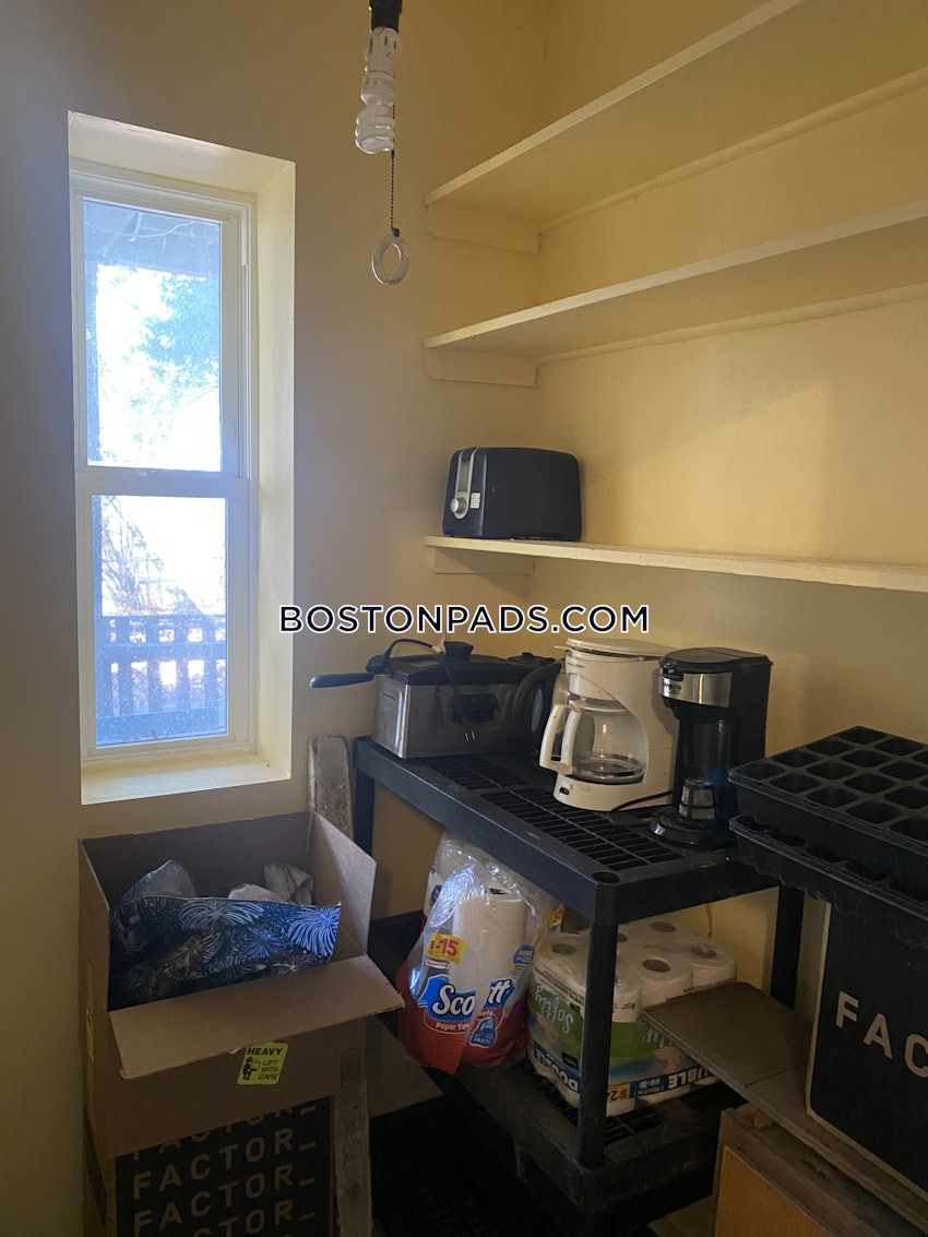 BOSTON - DORCHESTER - SAVIN HILL - 4 Beds, 1 Bath - Image 7