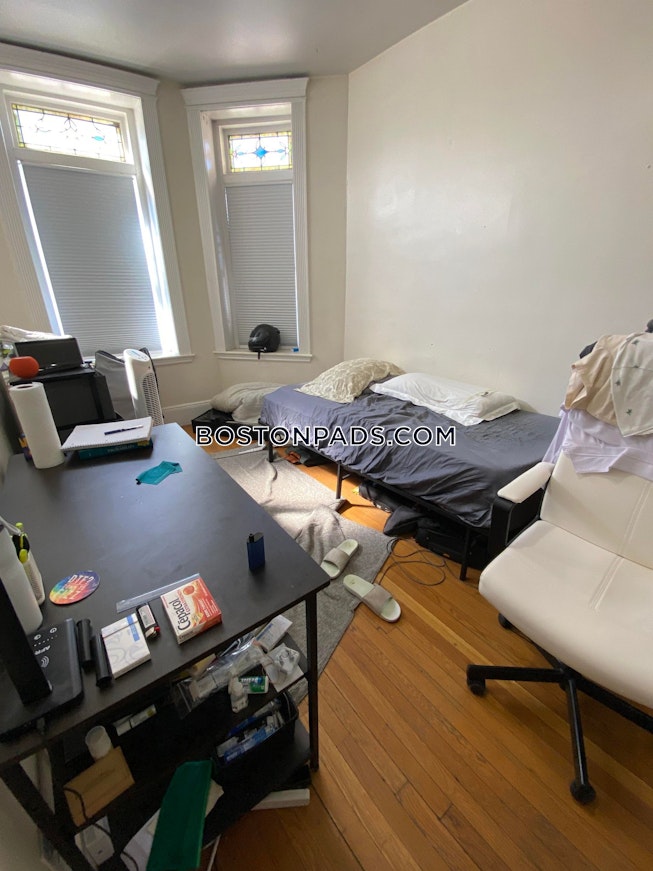 Boston - $4,725+ /mo