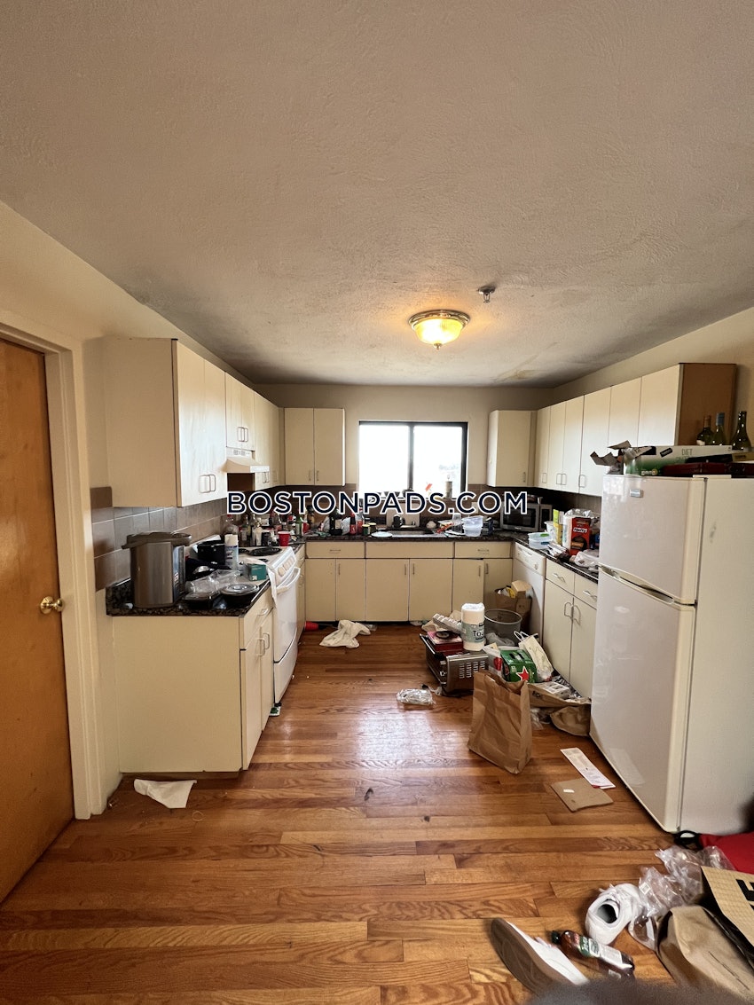 BOSTON - ALLSTON - 3 Beds, 2 Baths - Image 3