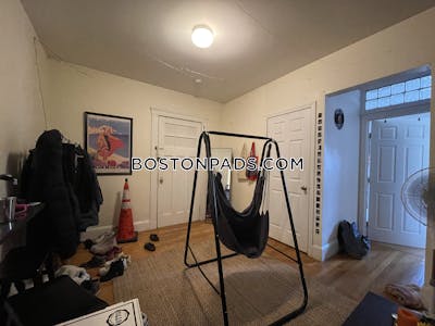 Brookline 4 Bed 1.5 Bath BROOKLINE- BOSTON UNIVERSITY $5,700  Boston University - $6,739 No Fee