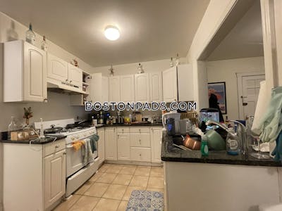 Brookline 4 Bed 1.5 Bath BROOKLINE- BOSTON UNIVERSITY $5,700  Boston University - $6,739 No Fee
