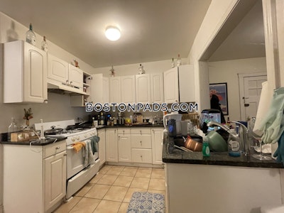 Brookline 4 Bed 1.5 Bath BROOKLINE- BOSTON UNIVERSITY $5,700  Boston University - $6,739 No Fee
