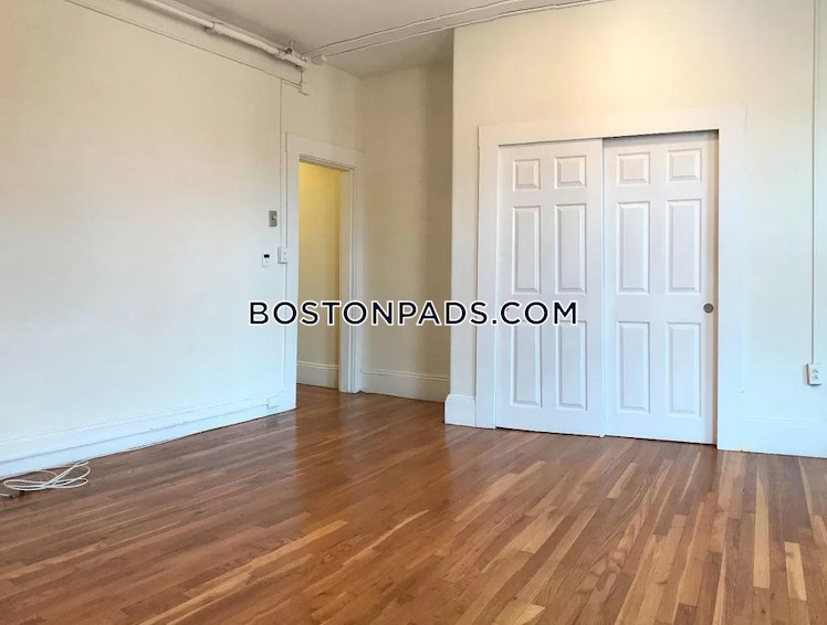 Boylston St., Boston