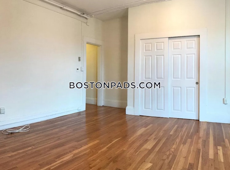 Boylston St., Boston