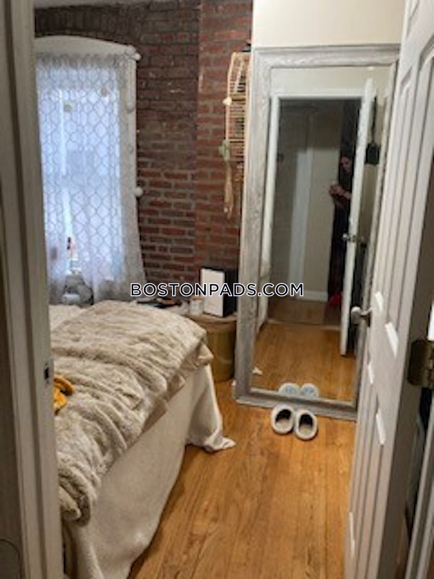 BOSTON - NORTH END - 3 Beds, 2 Baths - Image 4