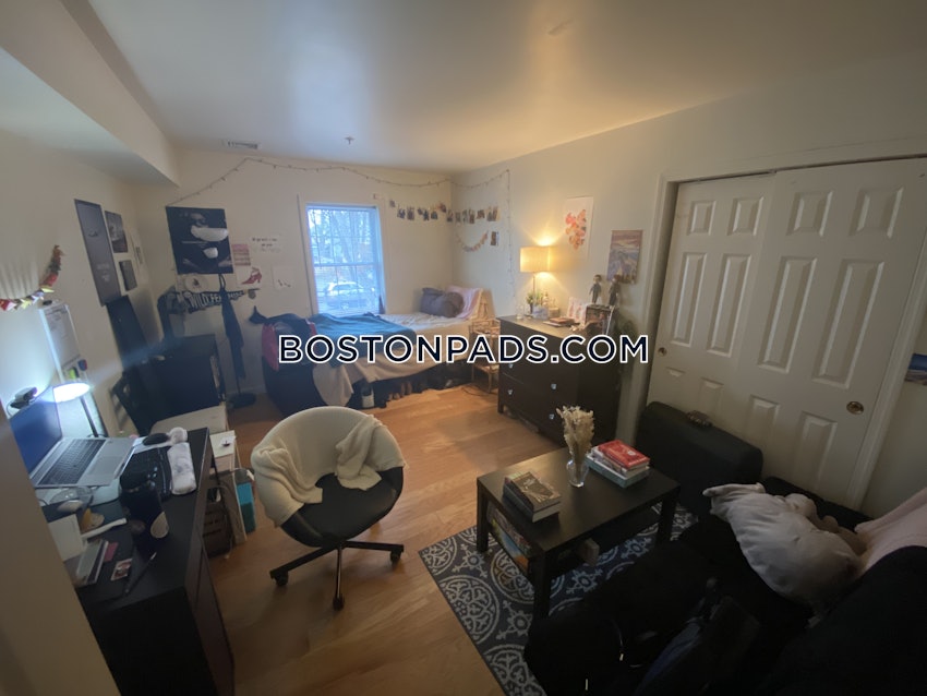 BOSTON - LOWER ALLSTON - 5 Beds, 2.5 Baths - Image 11