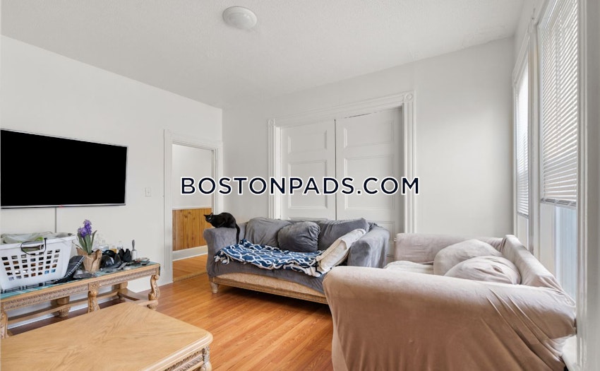 BOSTON - MISSION HILL - 4 Beds, 1 Bath - Image 2