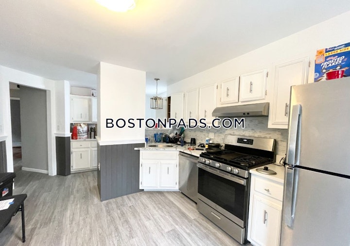 east-boston-6-beds-2-baths-boston-4500-8015162 
