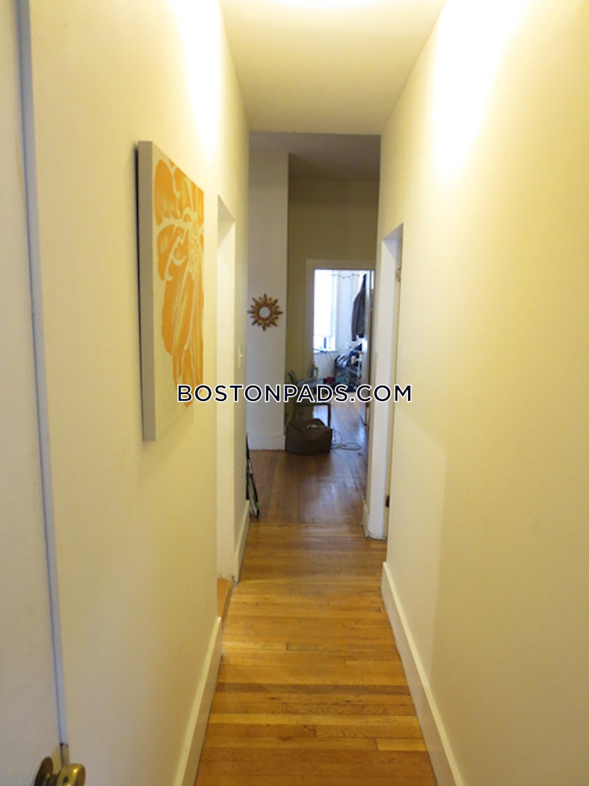 BOSTON - ALLSTON - 3 Beds, 1 Bath - Image 2