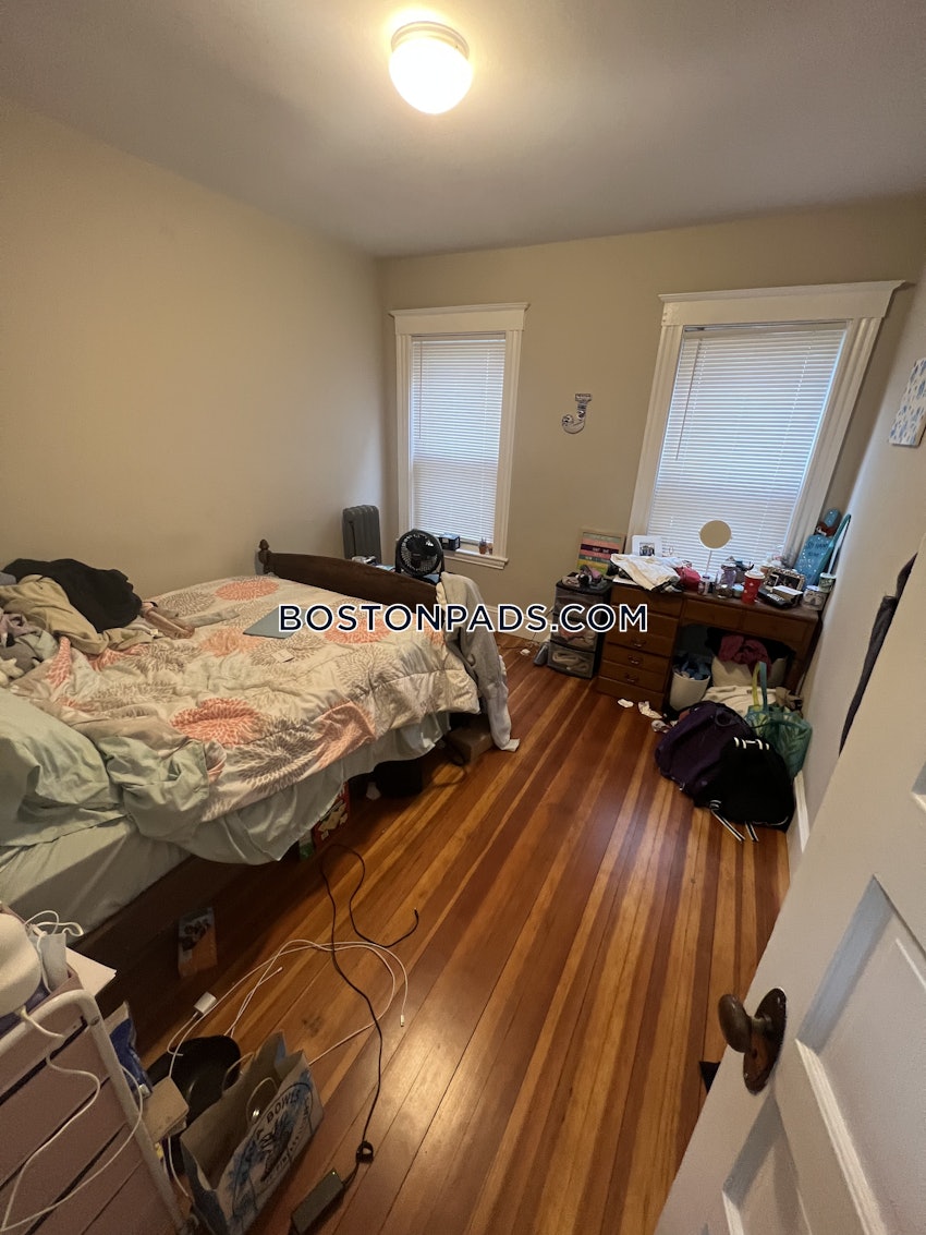 CAMBRIDGE - PORTER SQUARE - 4 Beds, 2 Baths - Image 3