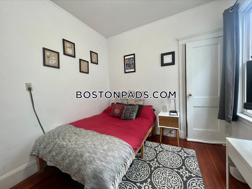 BOSTON - ALLSTON - 3 Beds, 1 Bath - Image 2