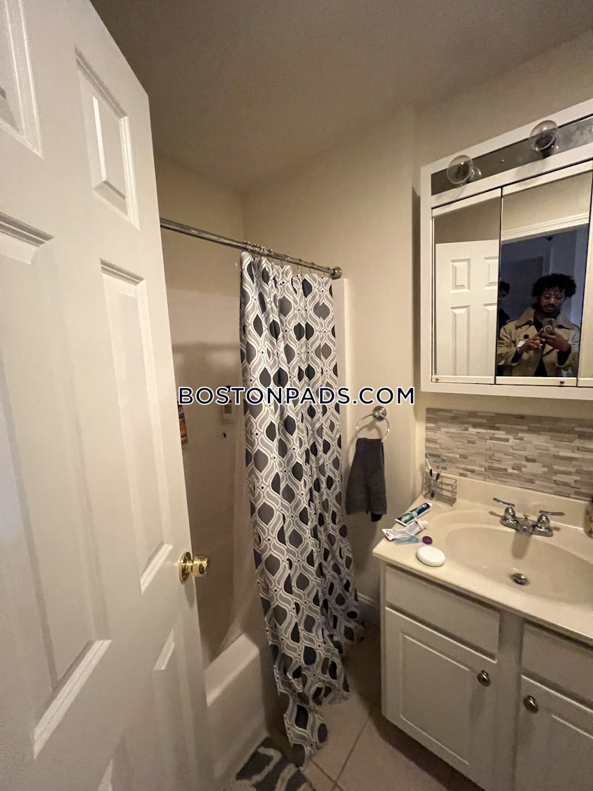 CAMBRIDGE - INMAN SQUARE - 1 Bed, 1 Bath - Image 11