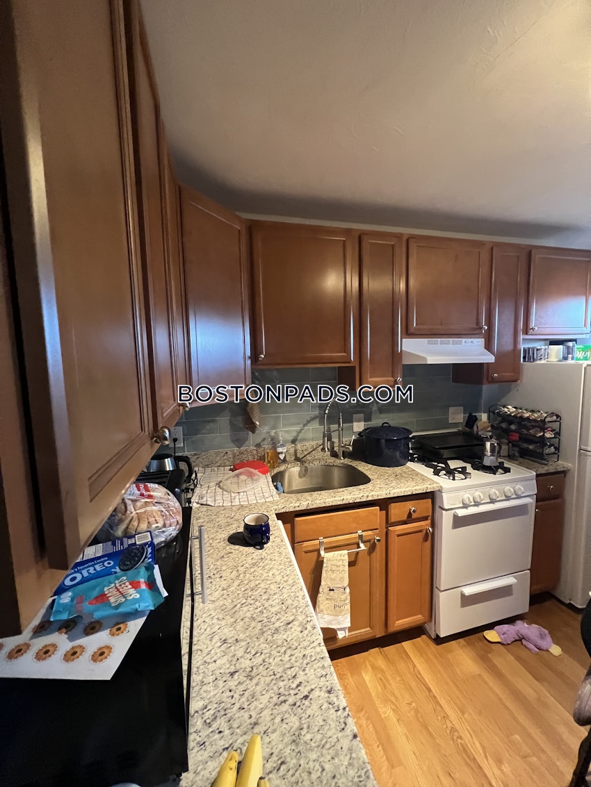 CAMBRIDGE - INMAN SQUARE - 1 Bed, 1 Bath - Image 8