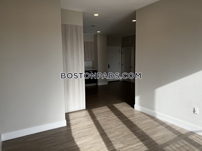 BOSTON - EAST BOSTON - BREMEN ST. PARK/AIRPORT STATION - 3 Beds, 2 Baths - Image 3