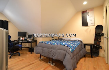 Boston - 4 Beds, 2 Baths