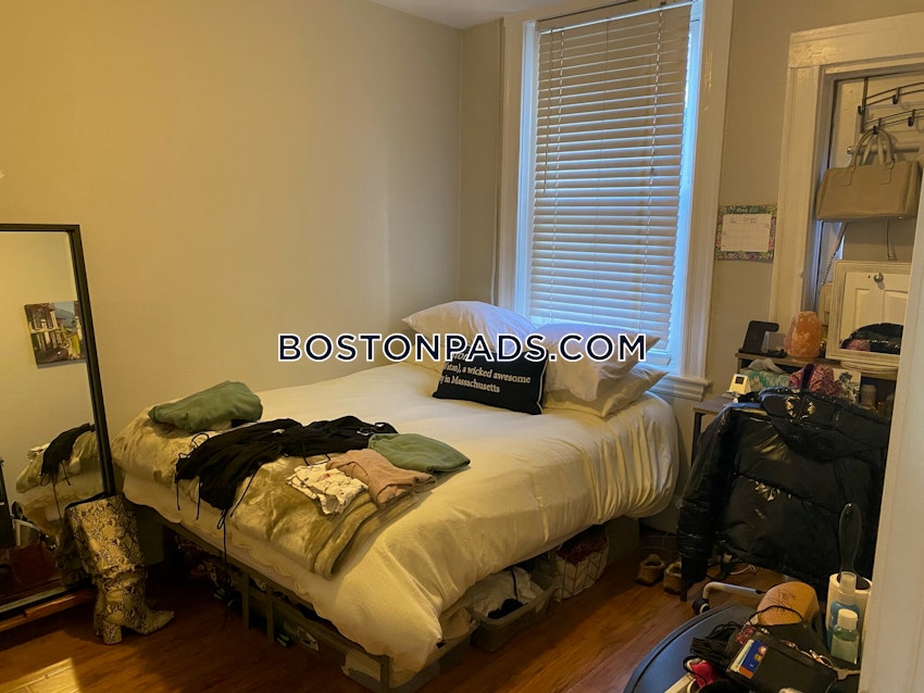 BOSTON - NORTH END - 3 Beds, 1 Bath - Image 7