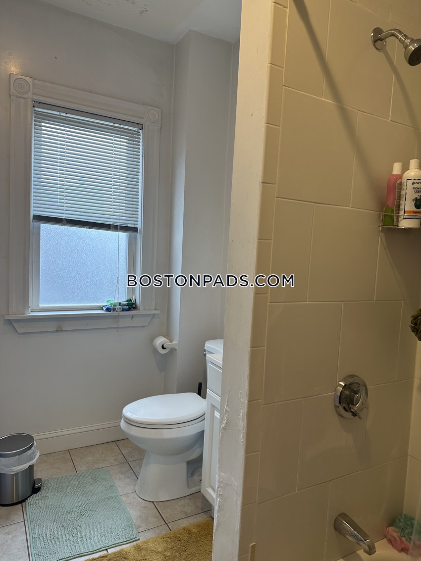 SOMERVILLE- WEST SOMERVILLE/ TEELE SQUARE - 4 Beds, 2 Baths - Image 27