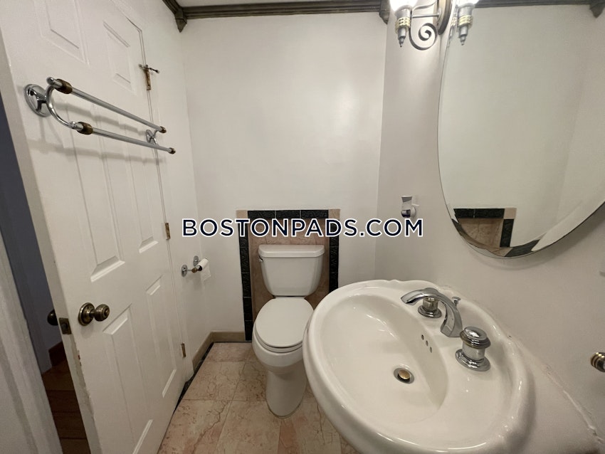 BOSTON - FORT HILL - 4 Beds, 3 Baths - Image 42