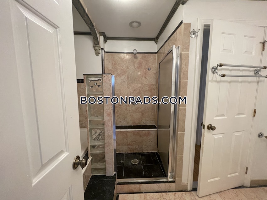 BOSTON - FORT HILL - 4 Beds, 3 Baths - Image 32