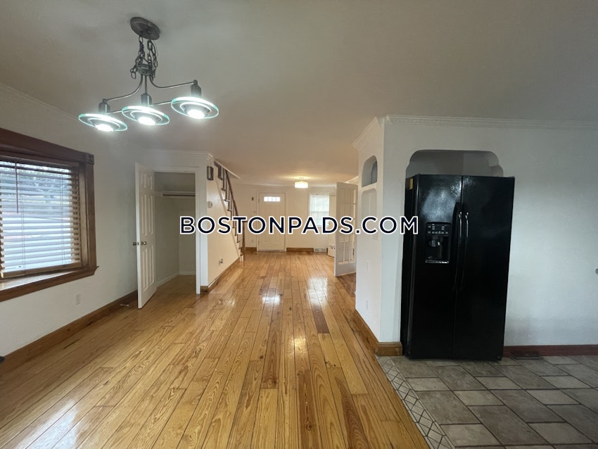 BOSTON - FORT HILL - 4 Beds, 3 Baths - Image 37