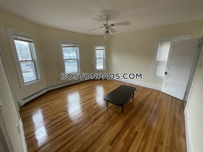 BROOKLINE - CHESTNUT HILL - 3 Beds, 2 Baths - Image 6