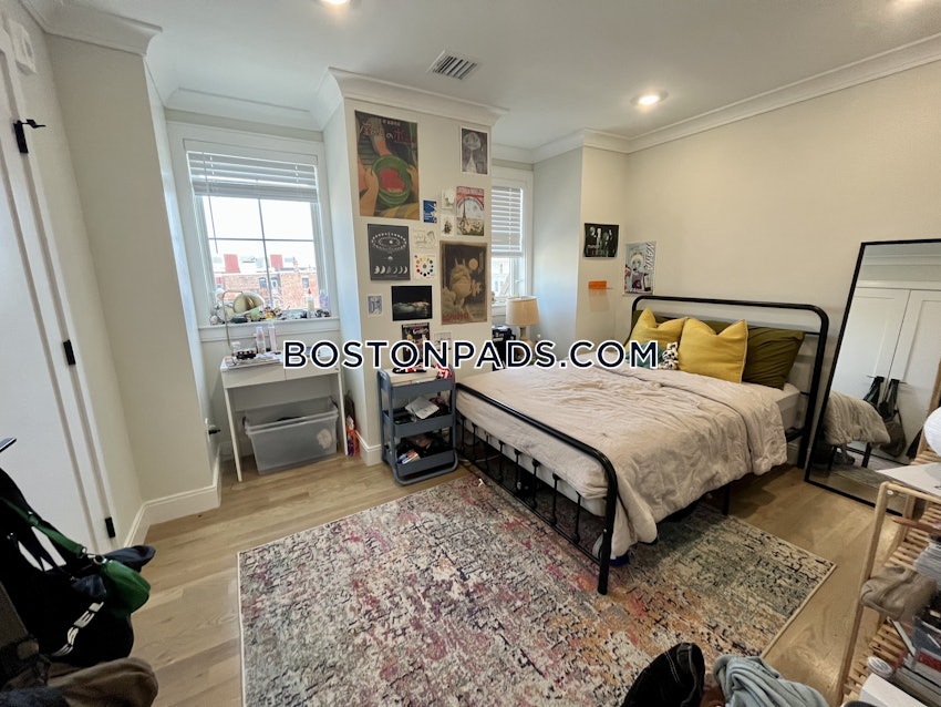 BOSTON - EAST BOSTON - MAVERICK - 3 Beds, 2 Baths - Image 13