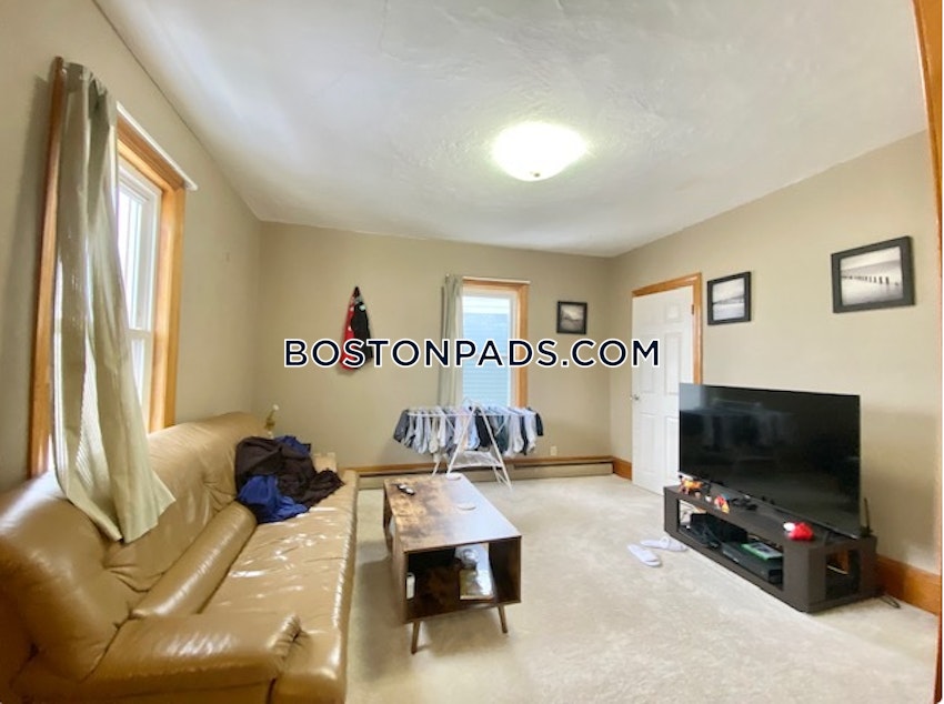 BOSTON - FORT HILL - 2 Beds, 1 Bath - Image 3