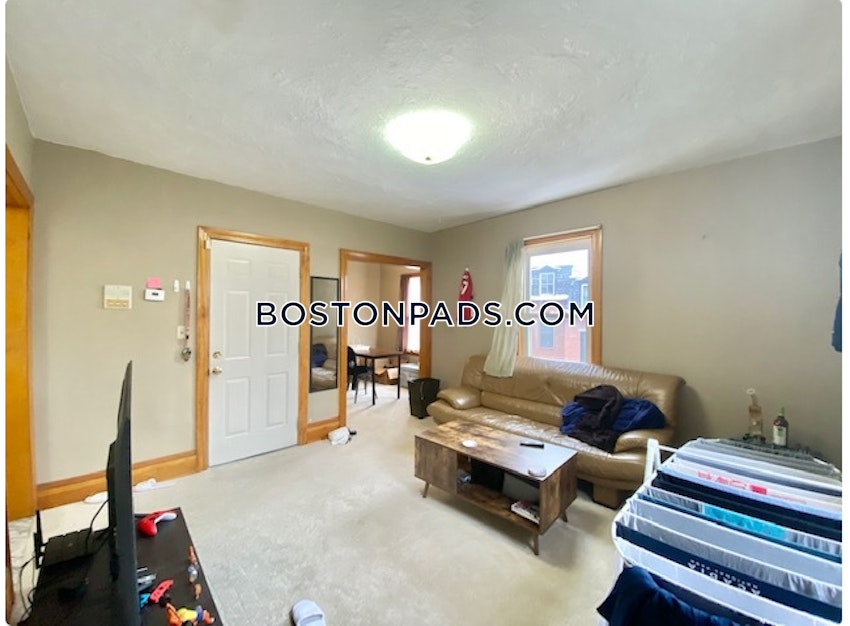 BOSTON - FORT HILL - 2 Beds, 1 Bath - Image 11